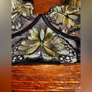 Floral Embroidered Lace Bralette - Black and Green